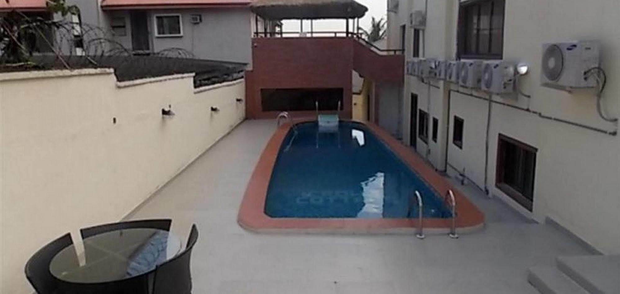 Crown Cottage Hotel Ikeja Extérieur photo
